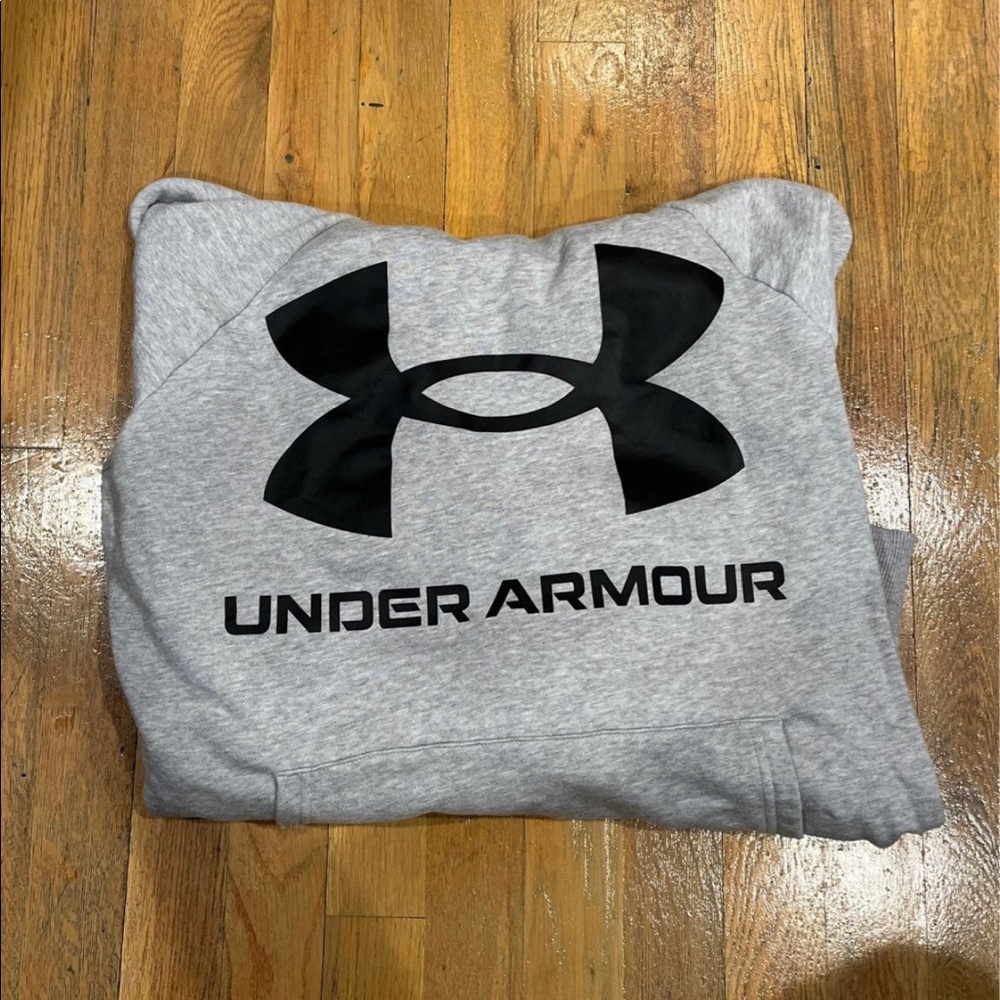 Under armour sweatshirt